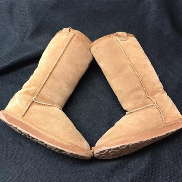 Emu Other - Girls Emu Boot Size 13c